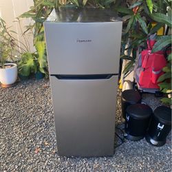 Fridgemaster 4.4 Fridge And Freezer