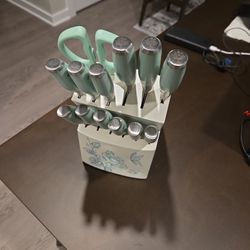 Pioneer Woman knife Set