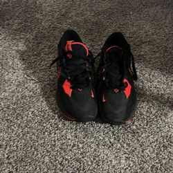 Kyrie Irving Shoe’s, Black And Red, Size: 7.5