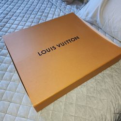 Louis Vuitton Neverfull Tote