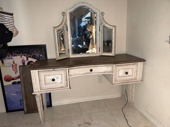 Vintage vanity