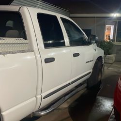 Dodge Ram 2004 Hemi 5.7