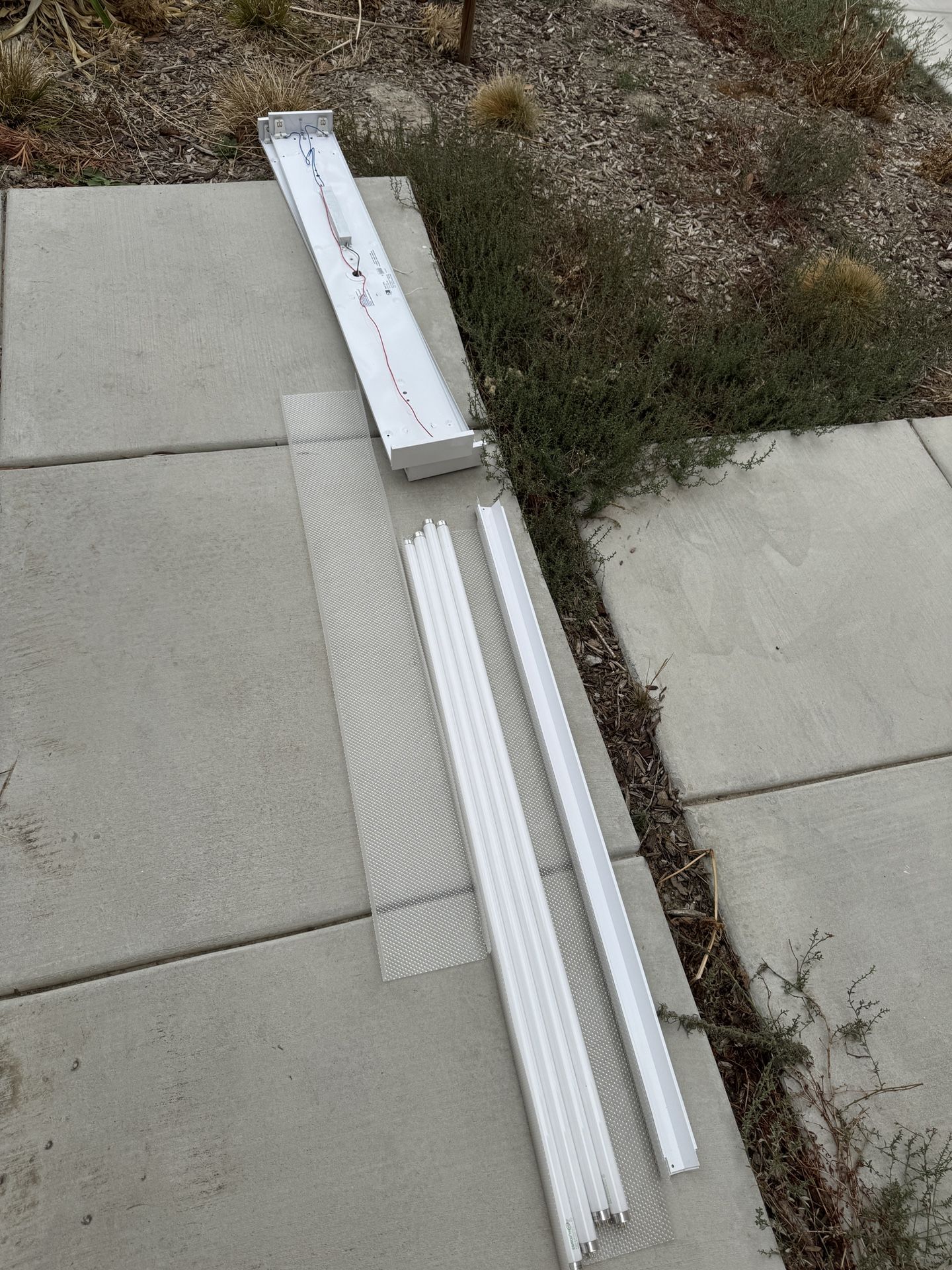 2 Florescent Garage Lights