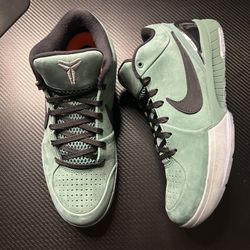 Nike Kobe 4 Girl Dad Size 9 Used