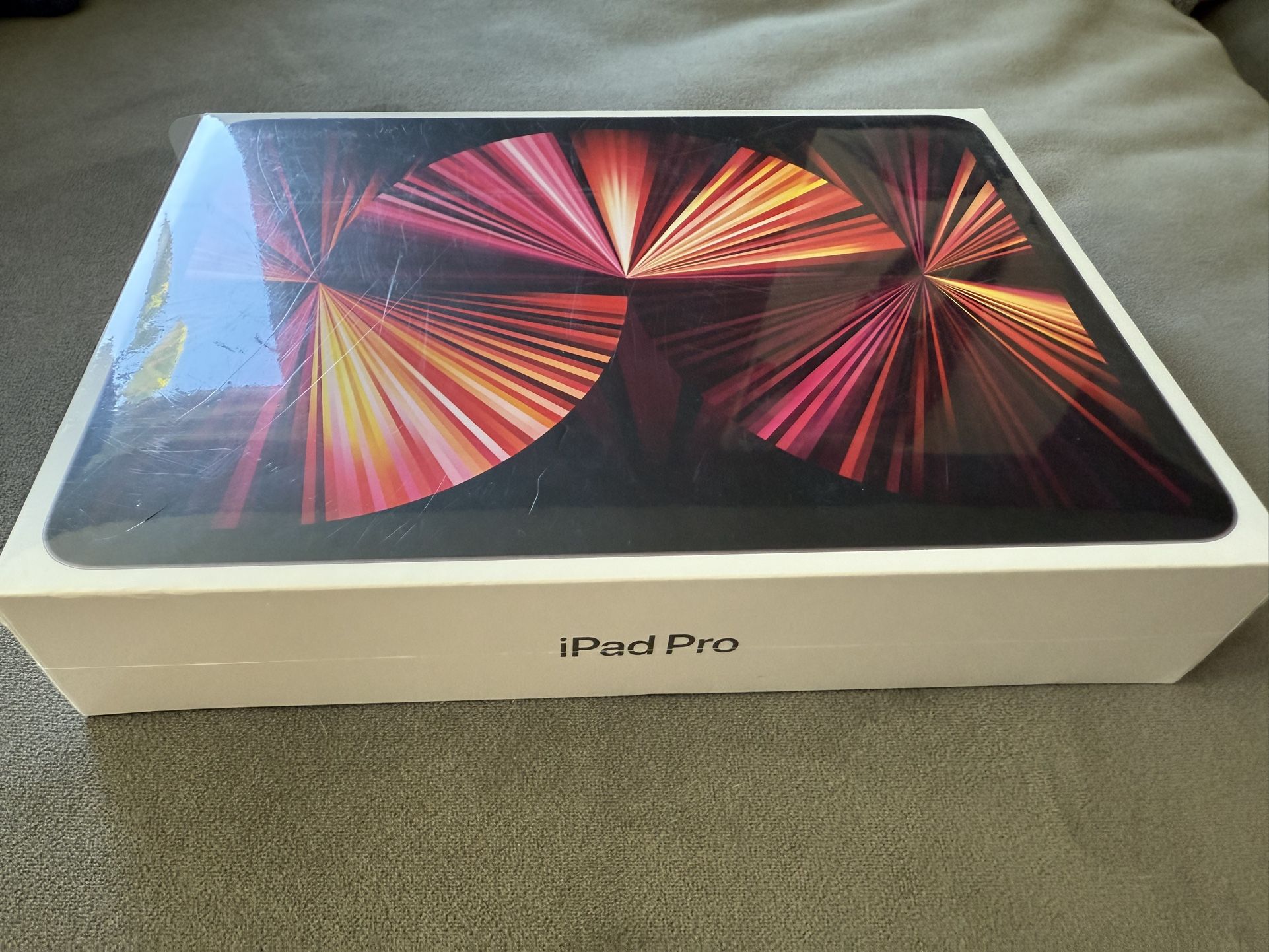 Apple iPad Pro 11-inch (3rd generation) 1 TB, Wi-Fi + 5G, 11 in - Space Gray And Magic Keyboard 