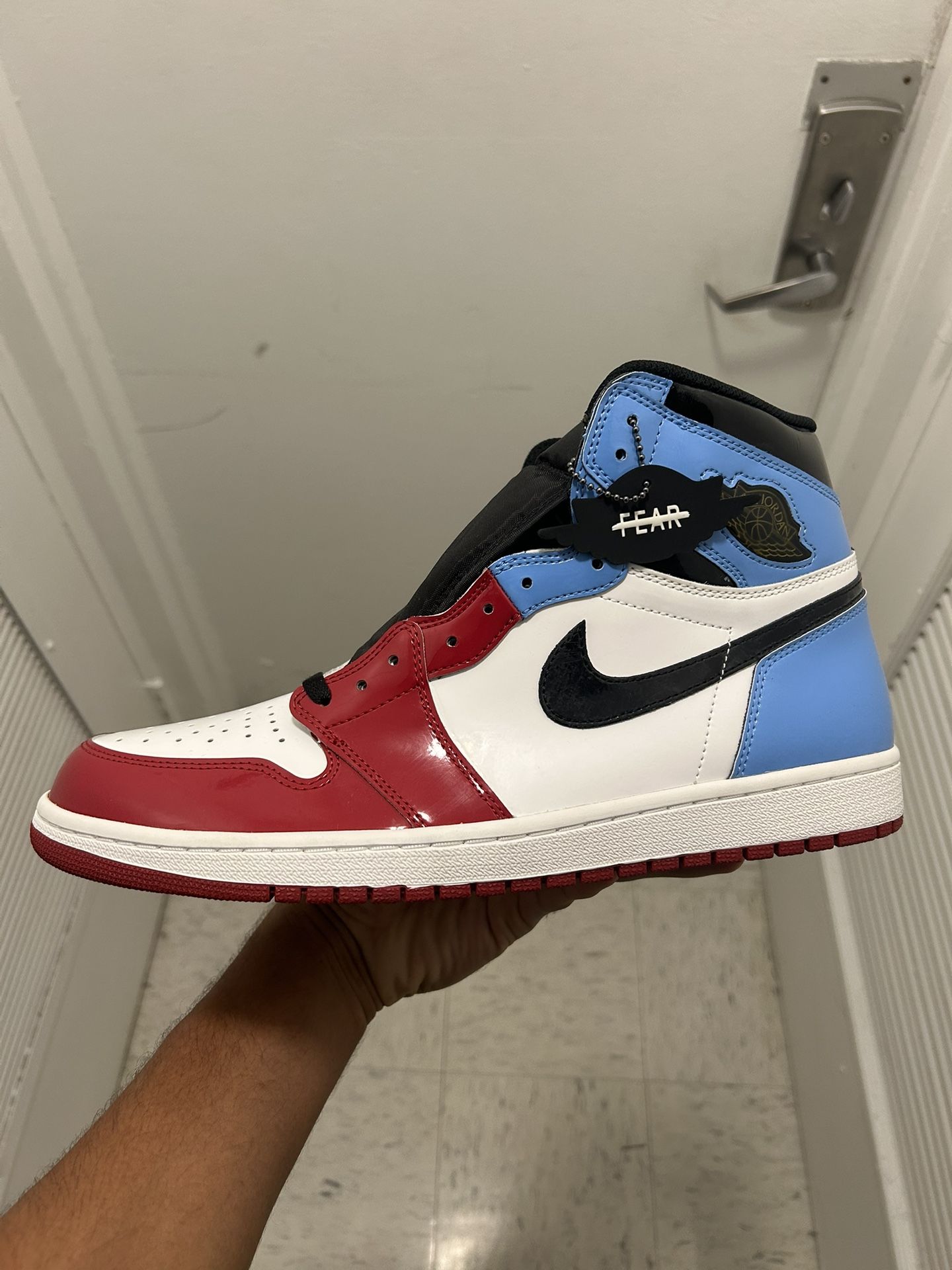 Jordan Retro 1 High OG Fearless