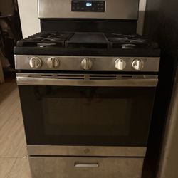Stove And Fridge 