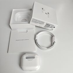 AirPods 3s