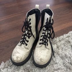 Dr.Martens dupes