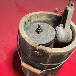 1923 Ice Cream Maker!