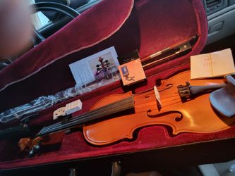 Brand New 4/4 High Gloss Violin bundle 4/4 violin Hard Case 2 Bows Ext strings rosin chin/shoulder Rest ETC.