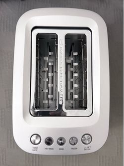 New/ Open Box - Breville Die-Cast 2-Slice Smart Toaster