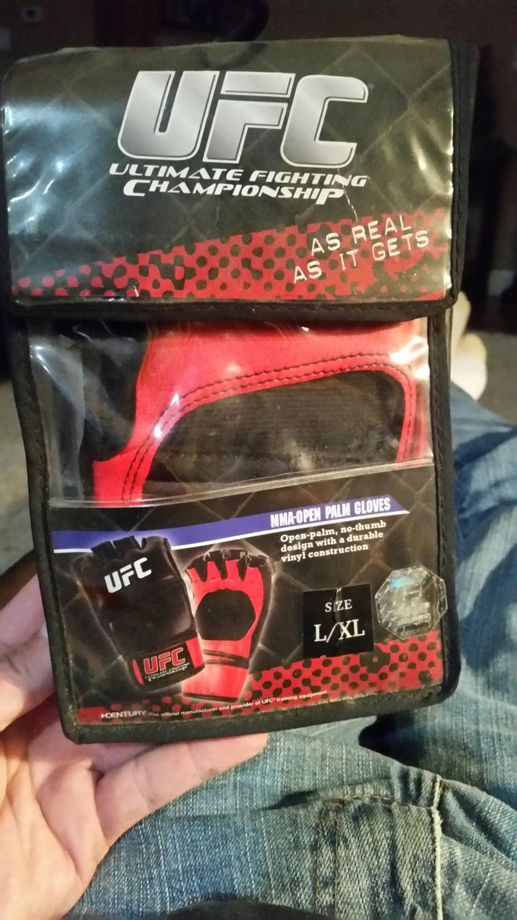 UFC GLOVES