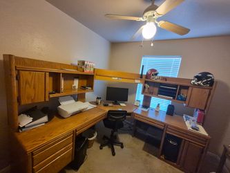 Computer desk