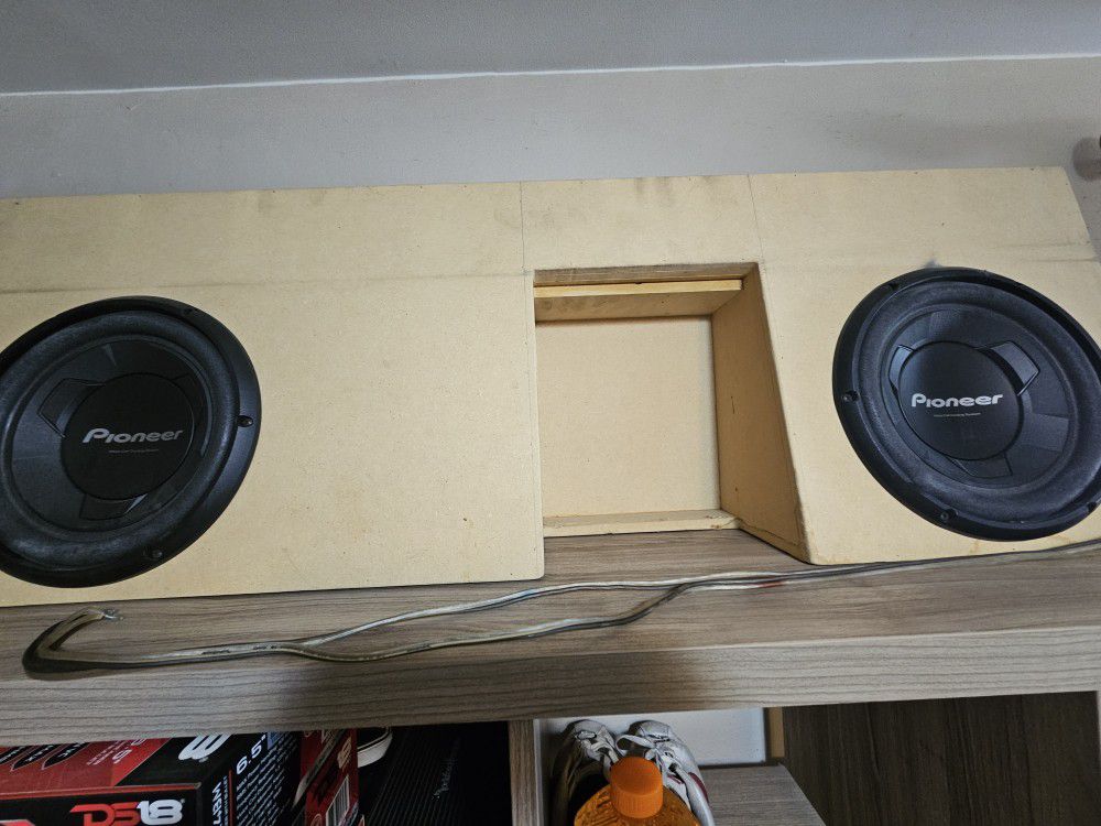 2 10inch Pioneer Subwoofer 