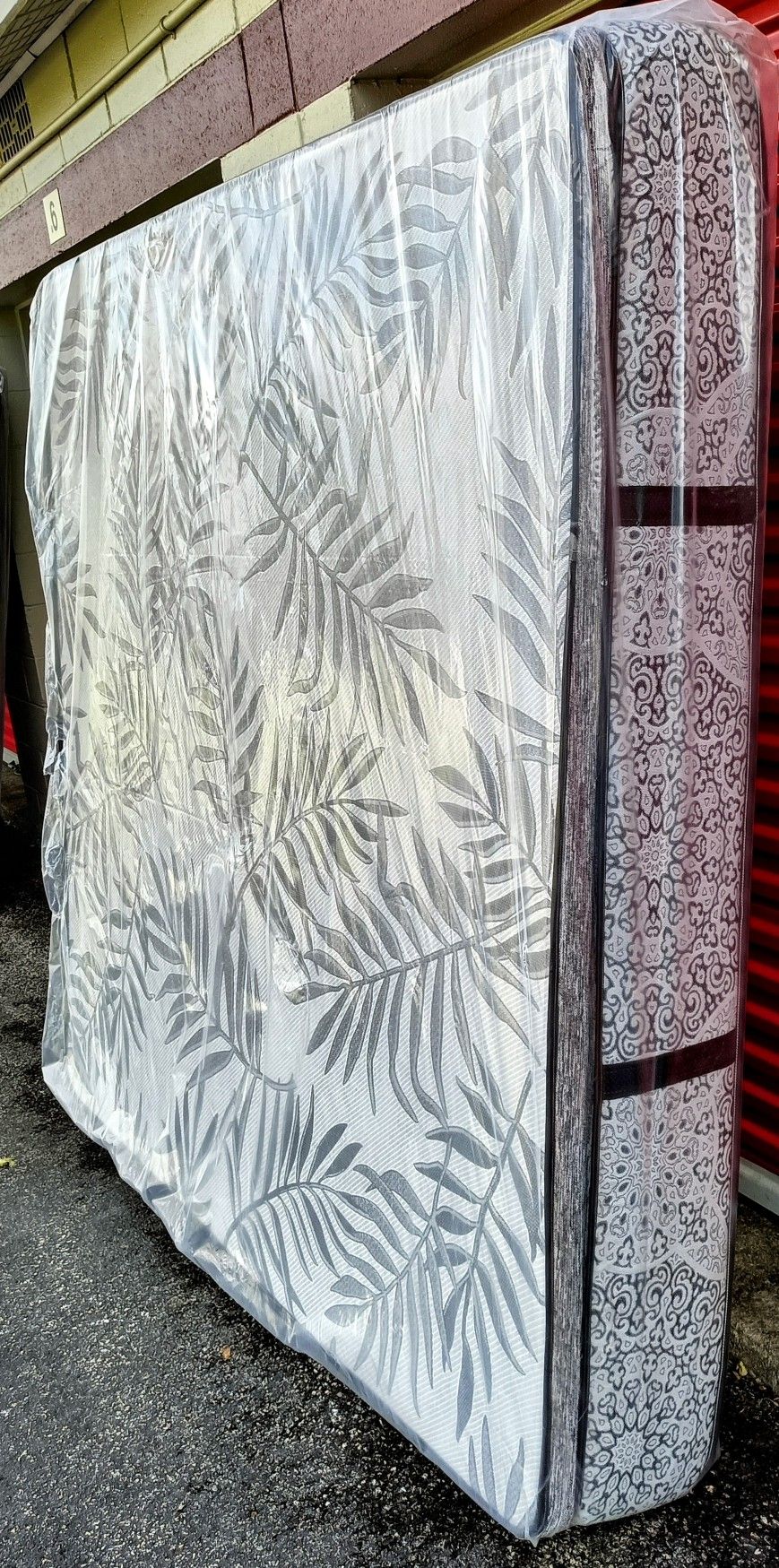 New King Size Pillow Top Mattress. Factory Sealed!!