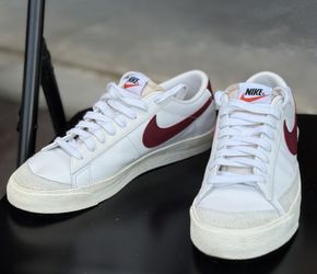 Nike Blazer Low ’77 Women’s White Team Red Sail DC4769-104 Size 9 (EU 40.5)