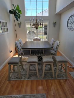Luella Dining table Set