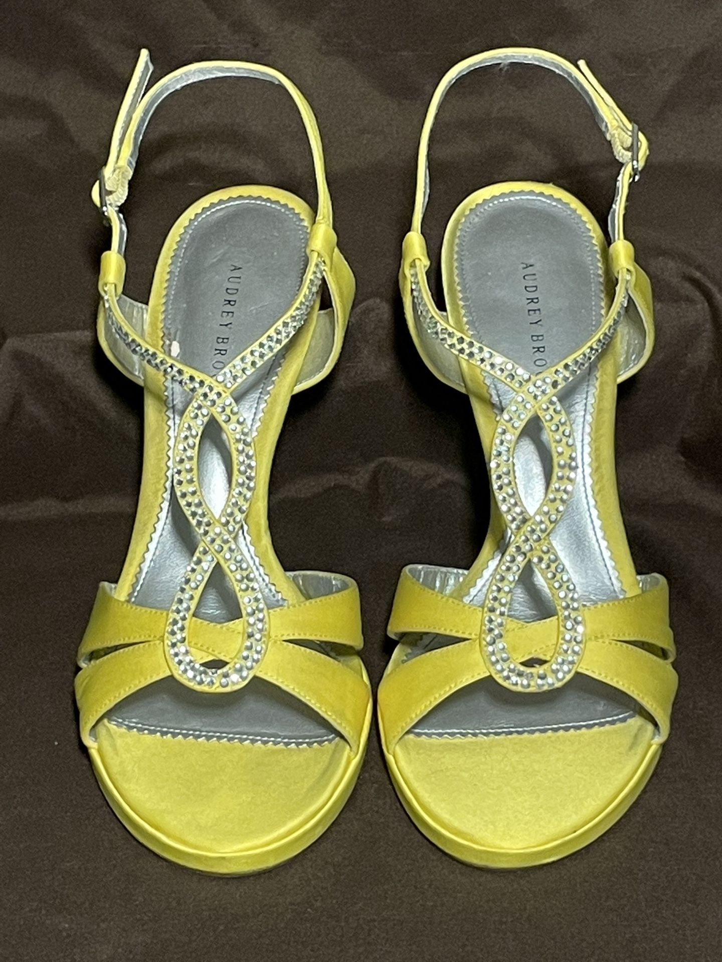 Audrey Brooke Shoes Women’s Size 7.5, Yellow 