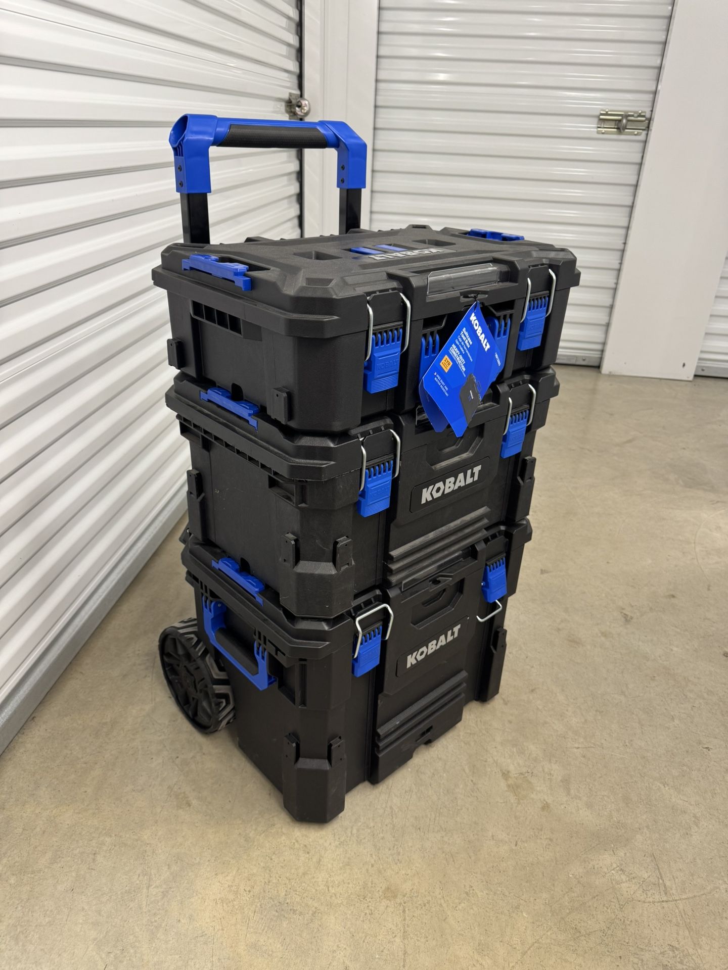 Kobalt CASESTACK 21.5-in W x 44.7-in H x 17.2-in D Black Plastic ...