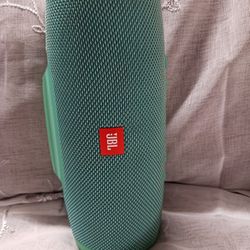 JBL CHARGE 4