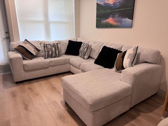 Sectional white couch