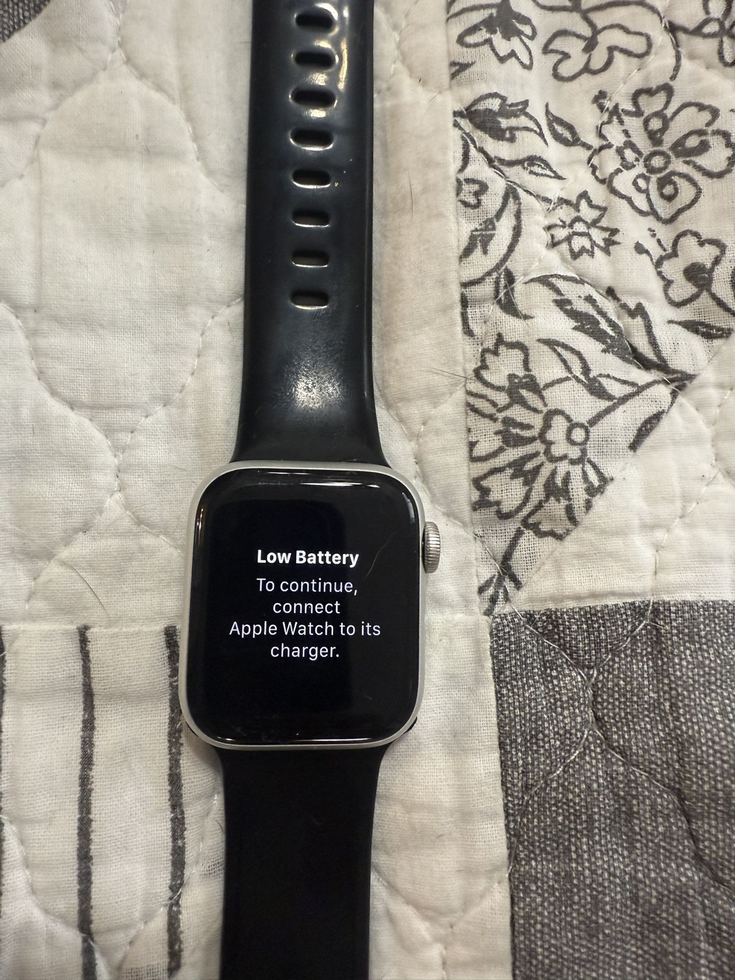400mm Apple Watch SE