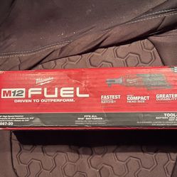 Milwaukee 12v 3/8 Ratchet 