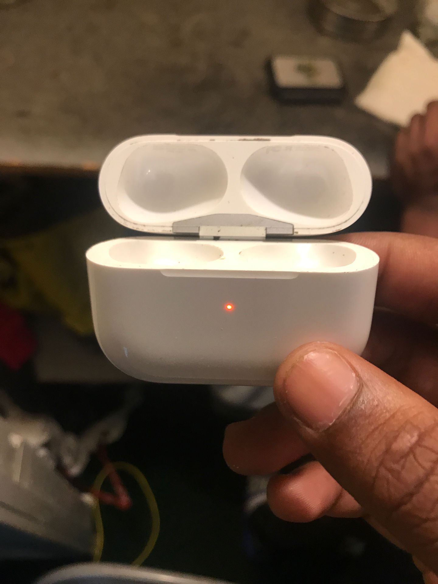 Charger pros air pods