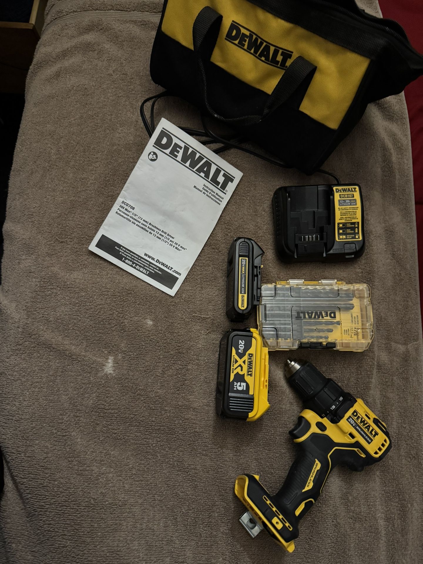 Dewalt  20v. Drill With 1 Battery , and Bag