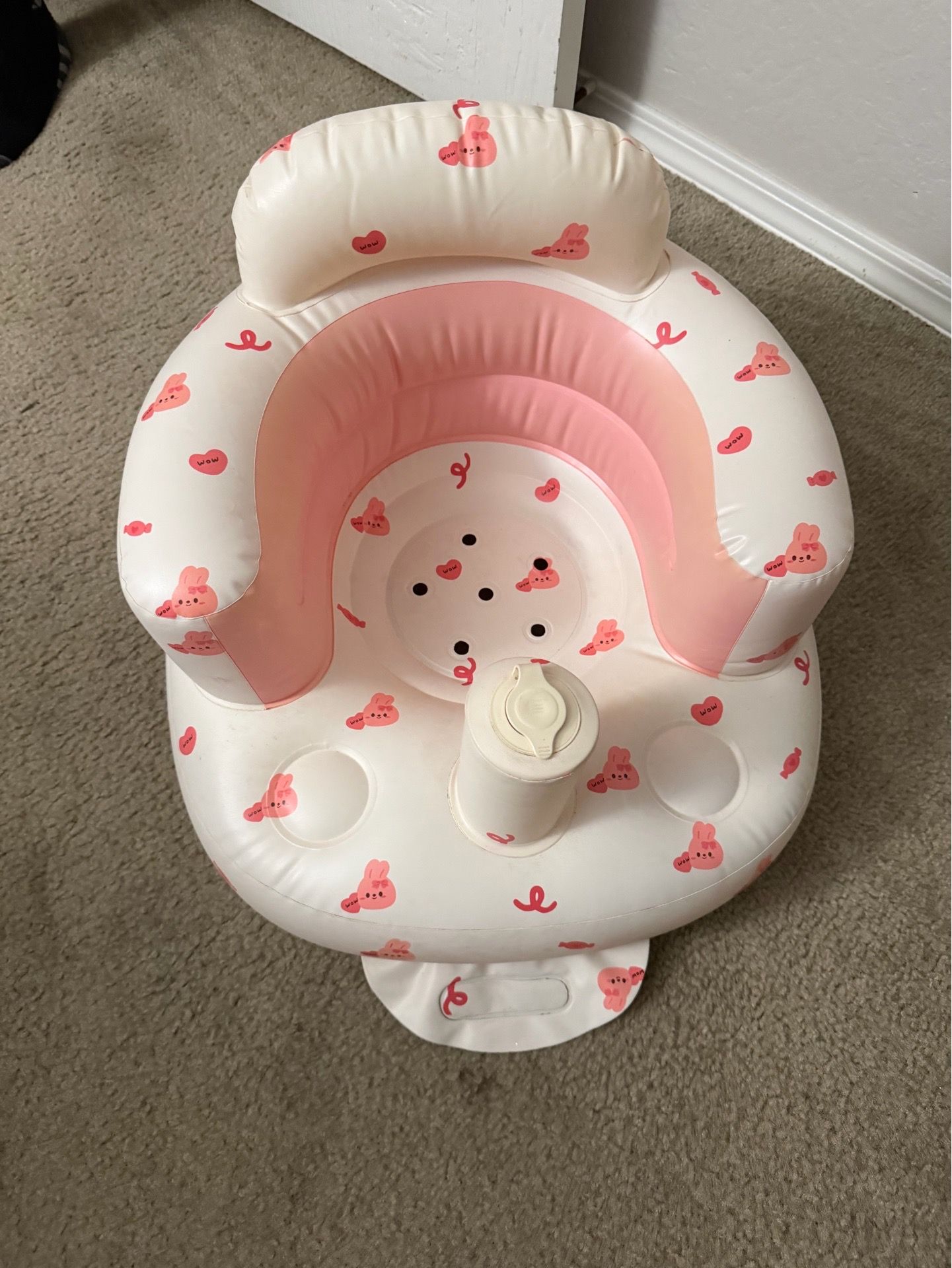Inflatable seat for baby