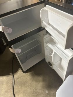 Mini Fridge 