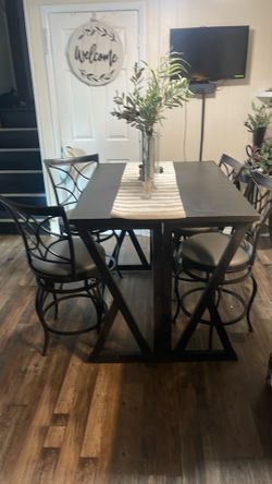 Breakfast Table and 4 Bar Stools