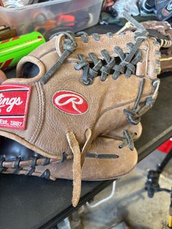 Rawlings 11 1/2” baseball glove