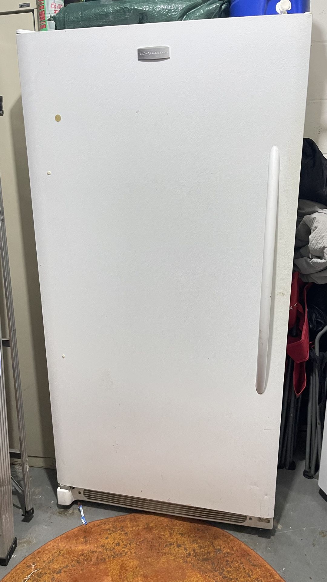 White Fridge/ freezer
