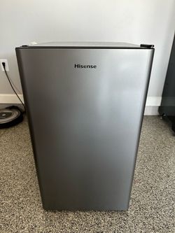 Hisense Mini Fridge 4.4 cu ft