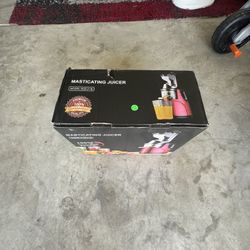 Masticating Juicer 