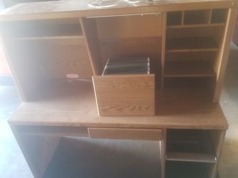 Beautiful oak desk 57" h 24 1/2"w 59 1/2 "L