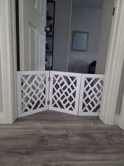 Cut-Out Design 16" Short Dog Gate for Small Dogs, Foldable Retractable Puppy Gate Indoor - Freestand