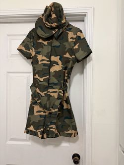 Camouflage short outfit with hat, women’s size medium
