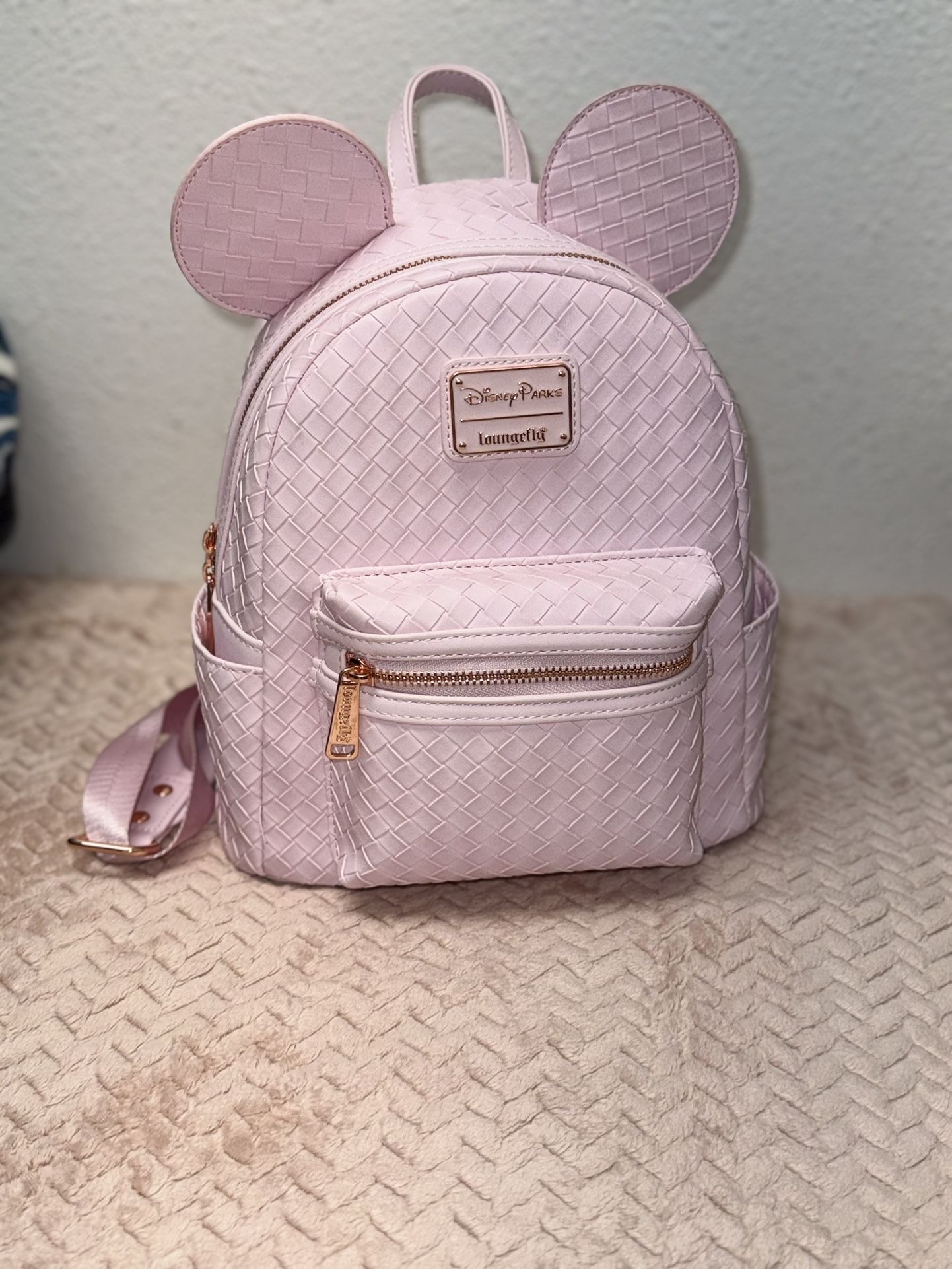 Minnie exclusive Loungefly