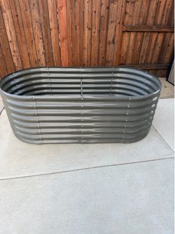 Raised Garden Bed (Oval)