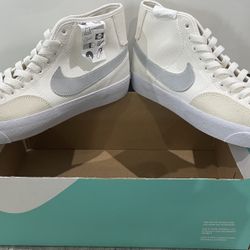 Nike SB BLZR COURT MID PRM SOU