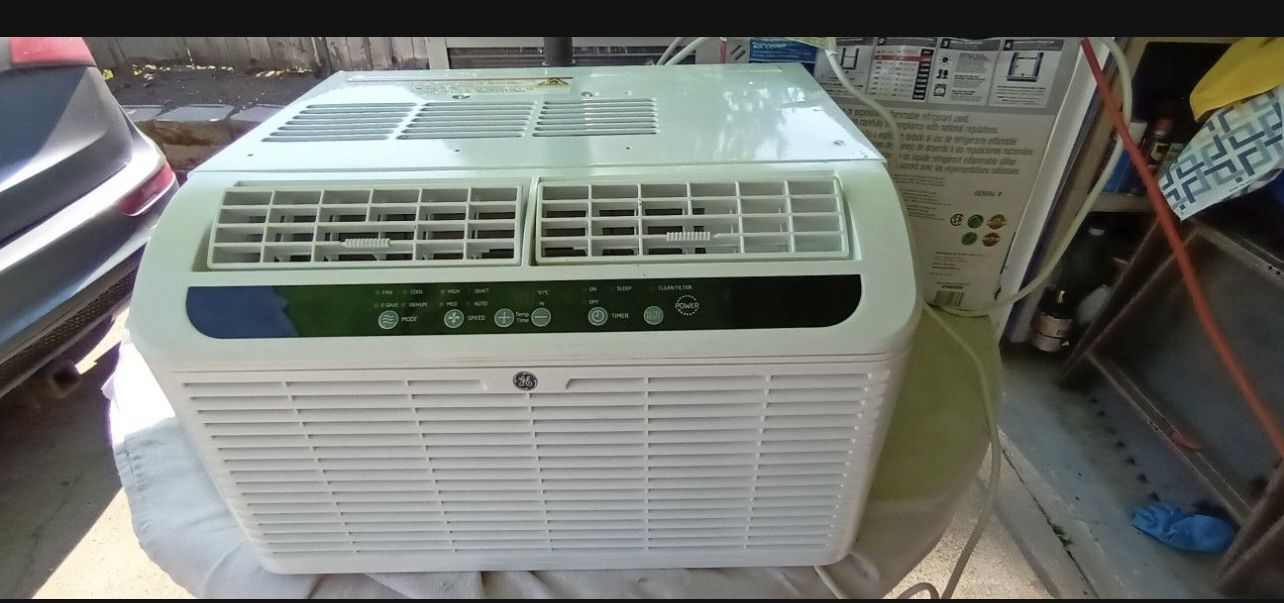 Window Air Conditioner 8000 BTU 