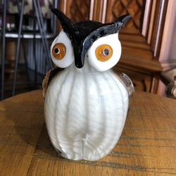 Hand Blown Collectable Studio Art Glass Owl Figurine.