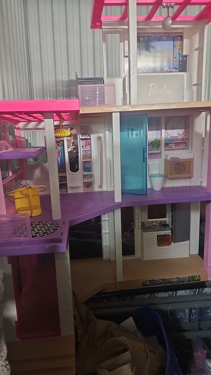 Barbie Dream House