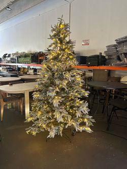 New 7 FT Artificial Christmas Tree