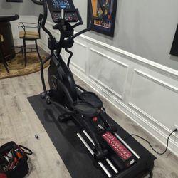 SOLE E95 ELLIPTICAL MACHINE ( LIKE NEW & DELIVERY AVAILABLE TODAY)