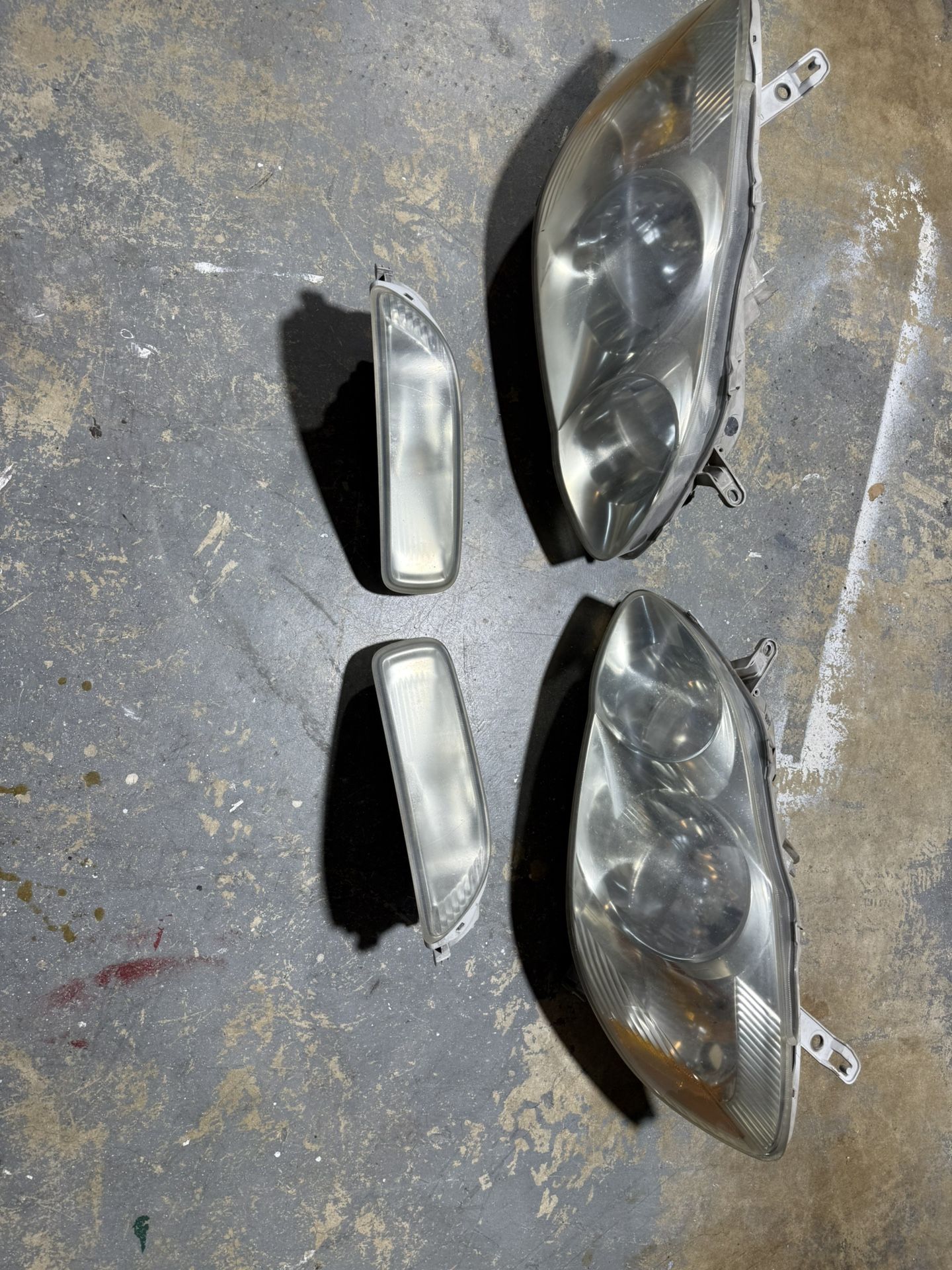 2004 Toyota Corolla OEM Headlights and Fog Lights