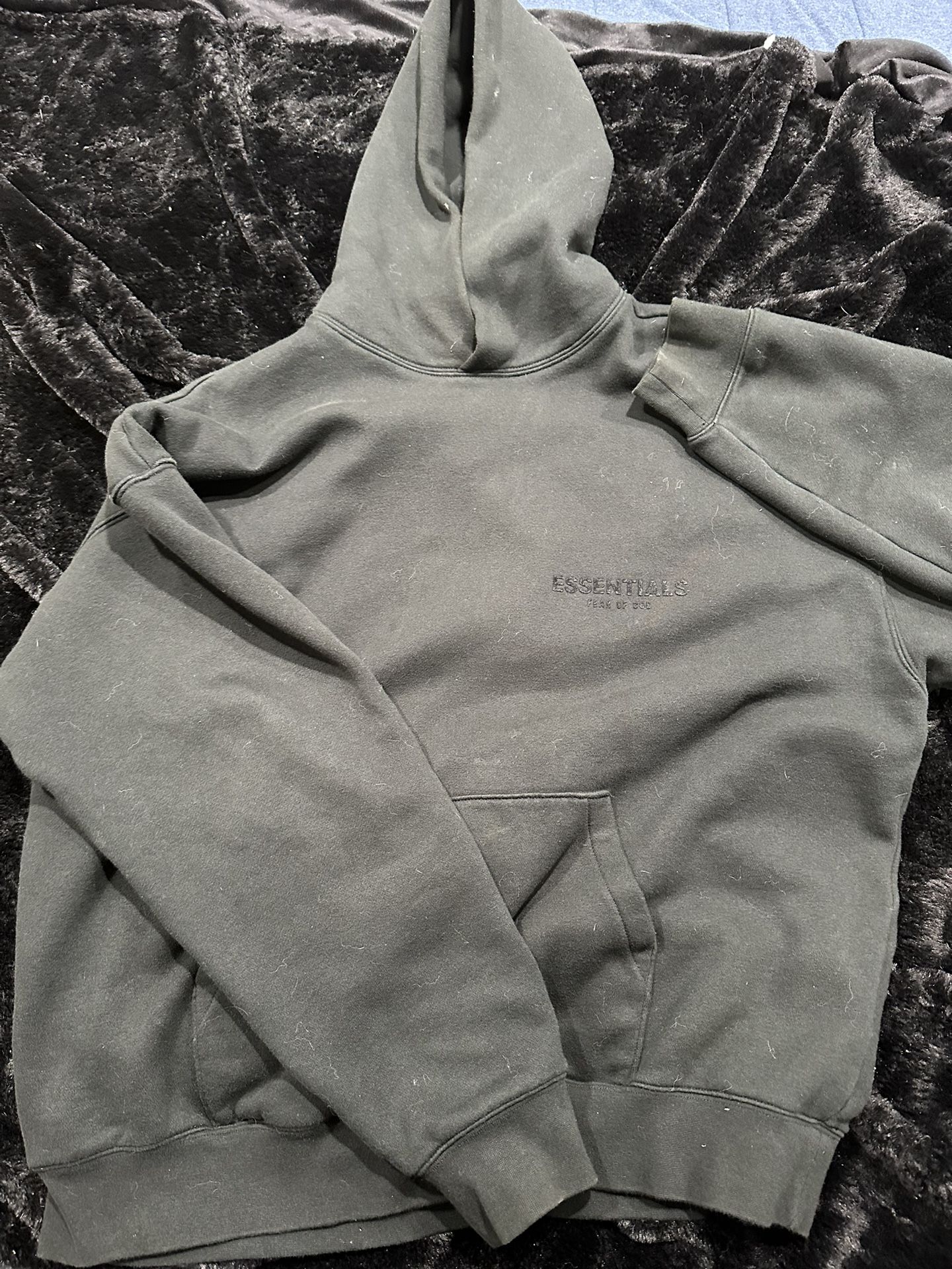 Men’s Medium Essentials Hoodie Worn A Few Times.